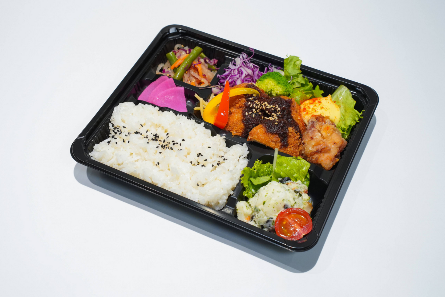 豚ヒレカツと唐揚げ弁当
