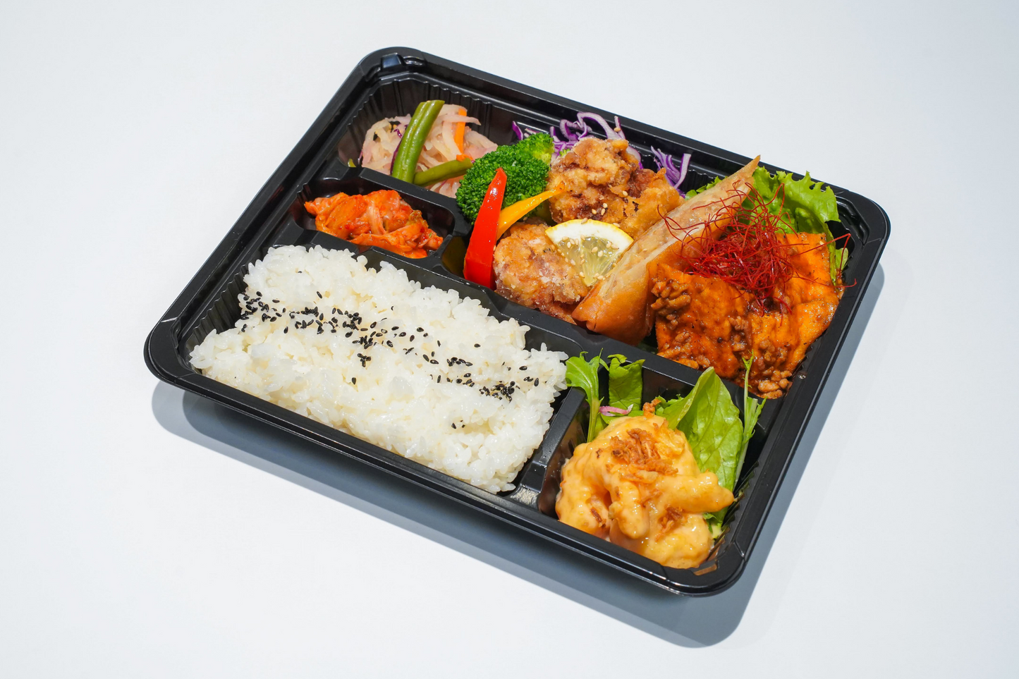 マーボ―豆腐とエビマヨの中華弁当